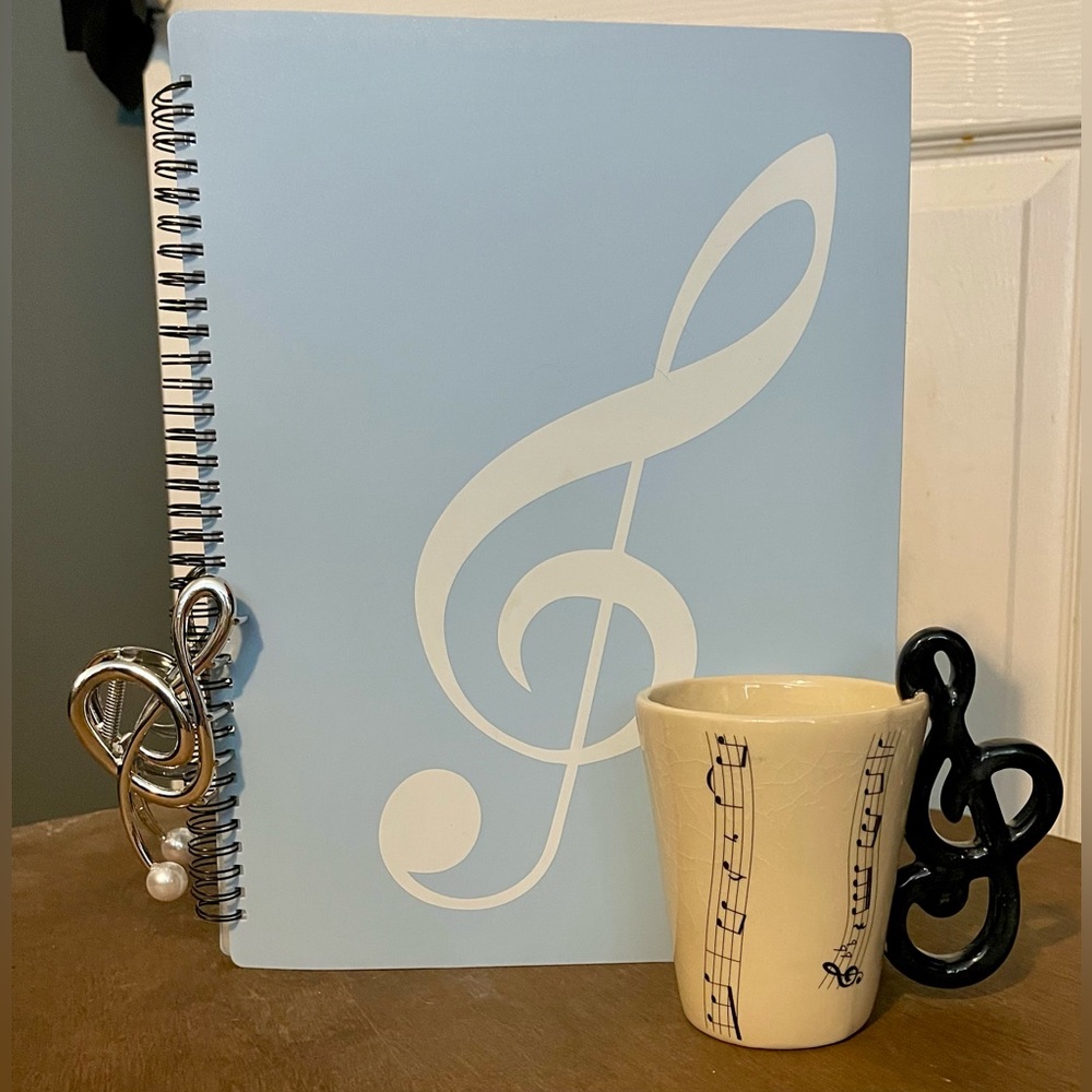 Music Lovers 3 piece bundle! See all pics.